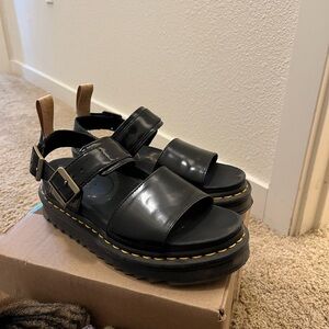 Dr. Martens Voss vegan sandal